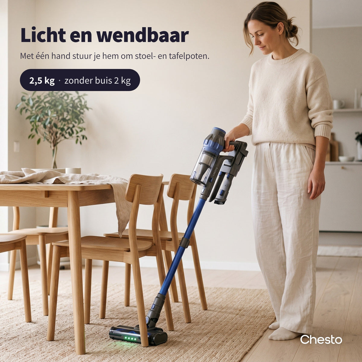 Chesto T1 licht en wendbaar: 2,5 kg met buis en 2 kg zonder buis, met één hand onder de eettafel tussen de stoelpoten stofzuigen